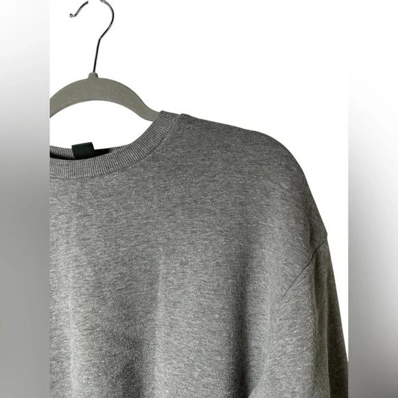 Wild Fable Gray Cropped Crewneck Sweatshirt Women’s‎ Medium Fleece Pullover - Picture 3 of 6